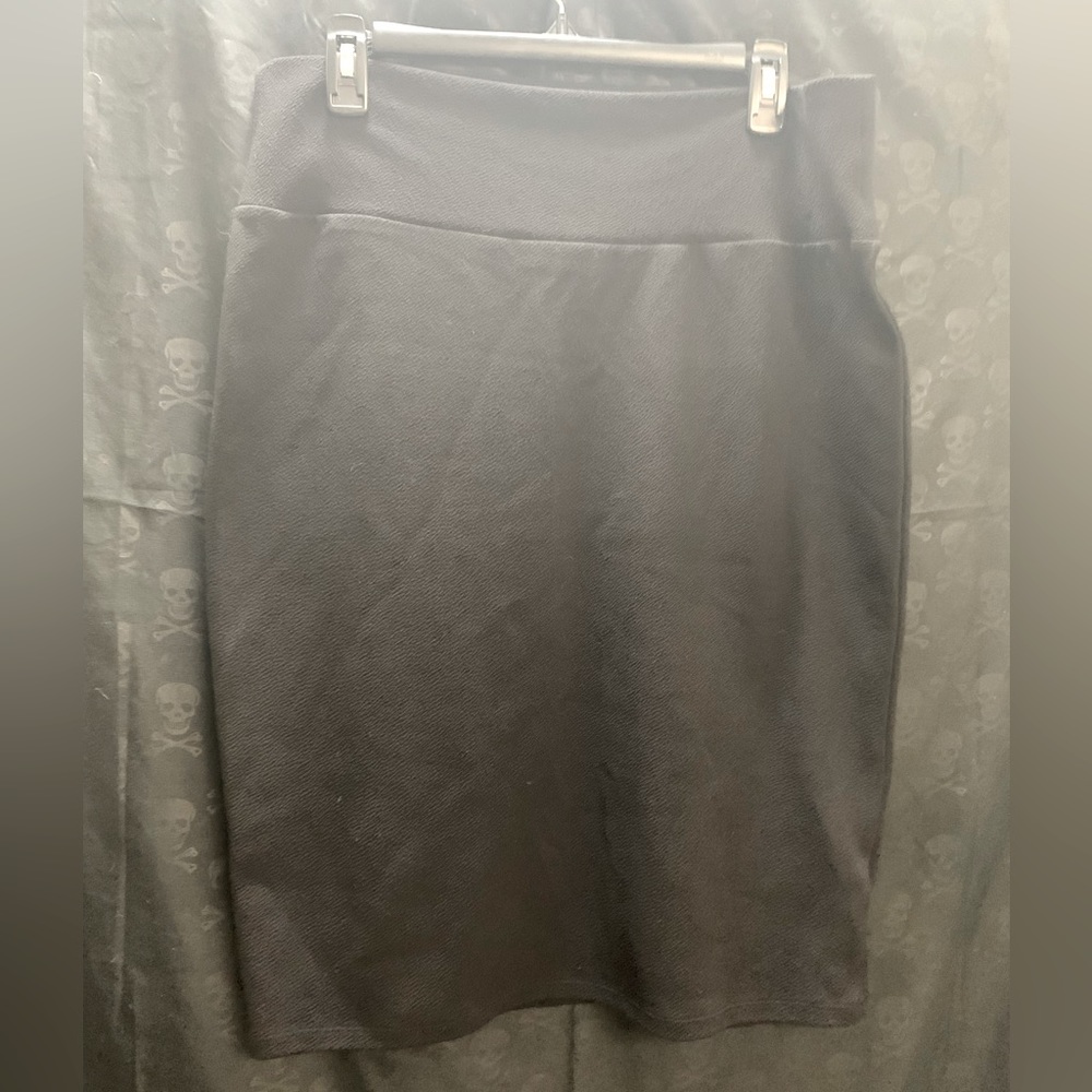 Black Lularoe Cassie skirt in size XL Scuba material